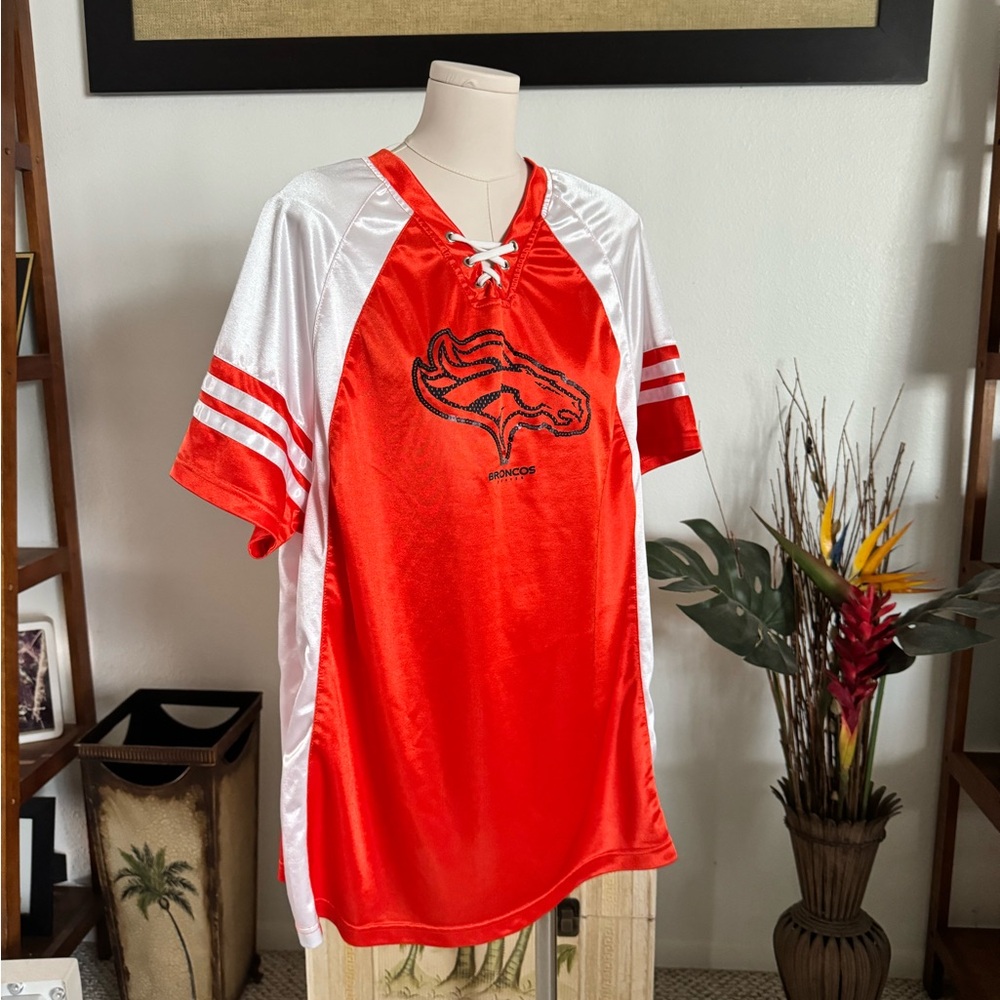 Denver Broncos Majestic Fan Fashion Jersey T Shirt Womens 1X Orange Sequin Logo - Picture 2 of 7